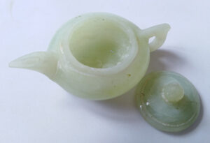 Vintage Chinese Jade Teapot 中国玉茶壶 - Image 4